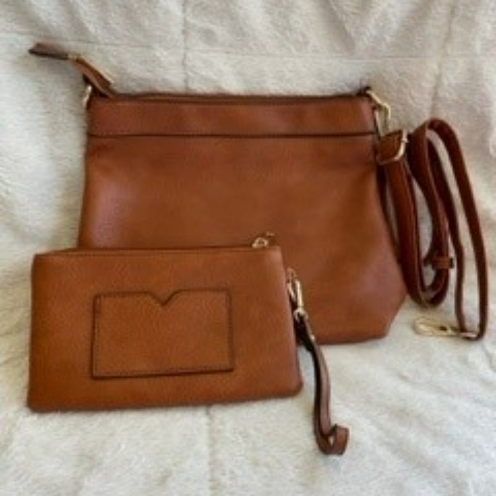 Crossbody & wristlet set